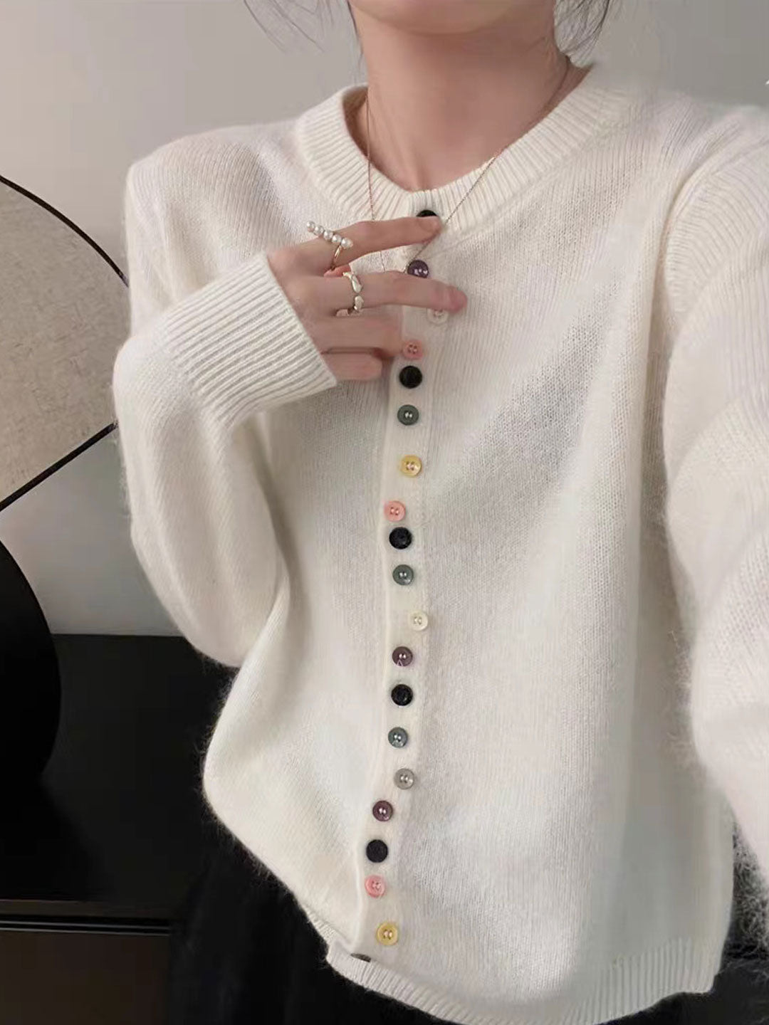 Vana | Timeless Buttoned Cardigan